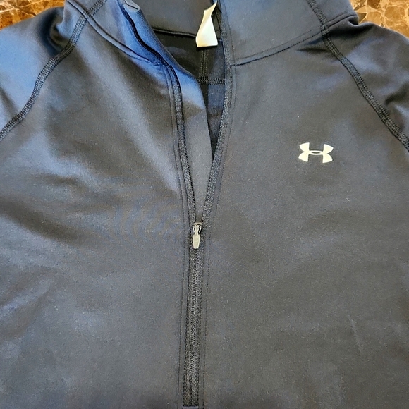 Nice Under Armour cold gear quarter zip pullover with thumb holes. Great shape! - Picture 2 of 7